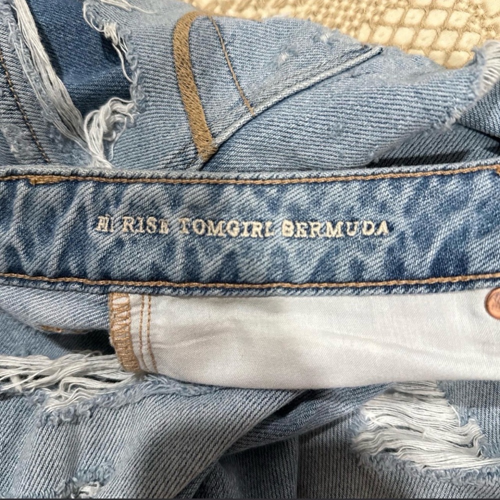 American Eagle Outfitters Light Blue Distressed Denim Shorts - Picture 3 of 4